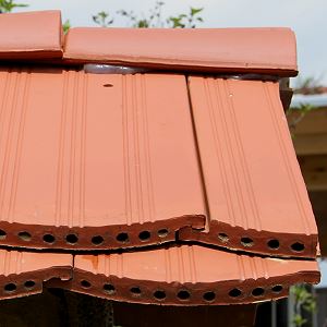 Dach aus "Strangfalzziegeln"