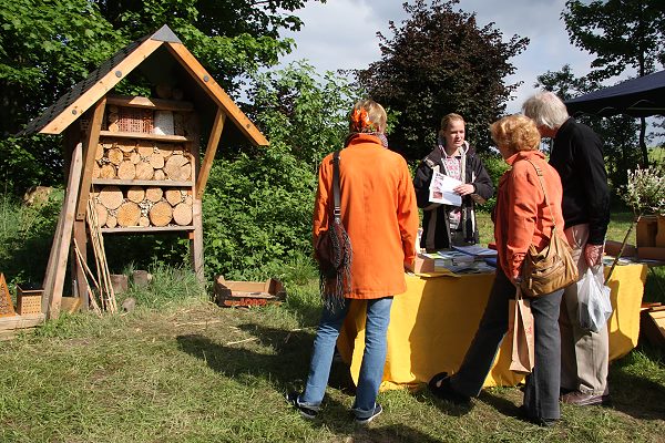 Wildbienenstand in Solingen-Gräfrath, Haus Grünewald